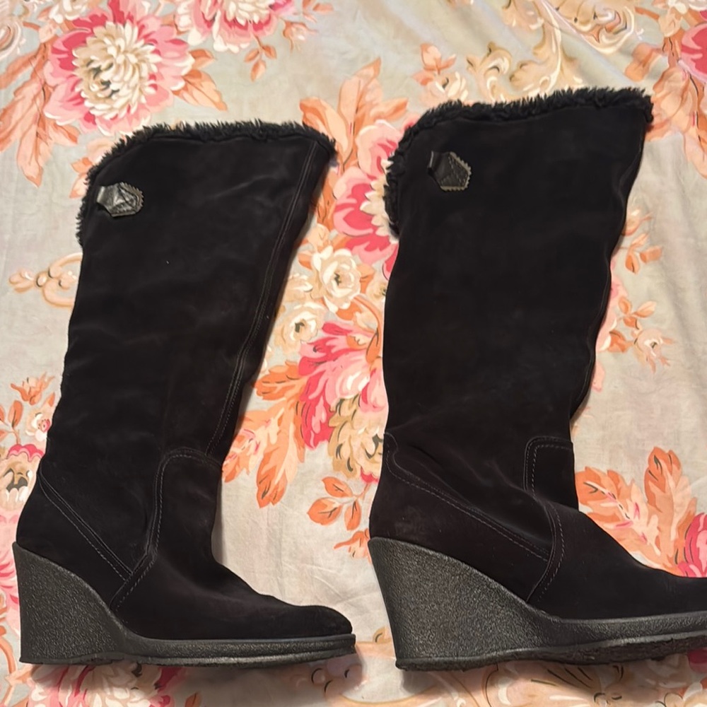 Black Wedge Suede boots